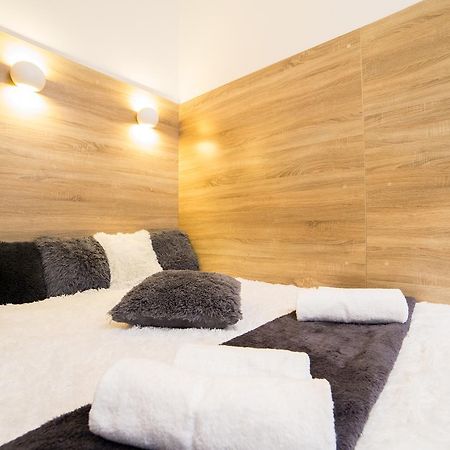 Smart Apartment On Filatova Lviv Exterior photo