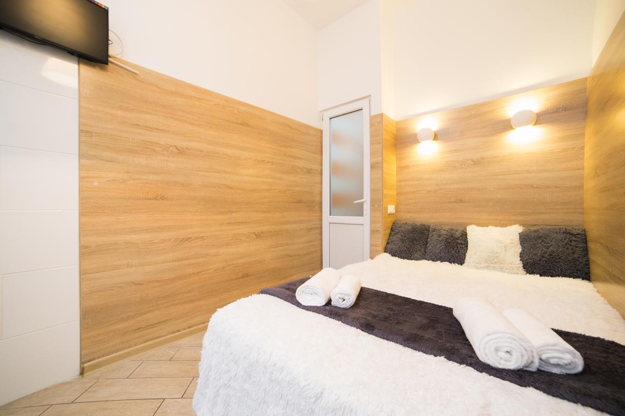 Smart Apartment On Filatova Lviv Exterior photo