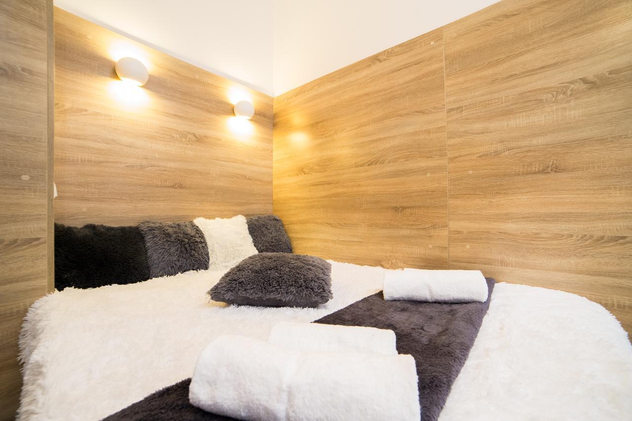 Smart Apartment On Filatova Lviv Exterior photo
